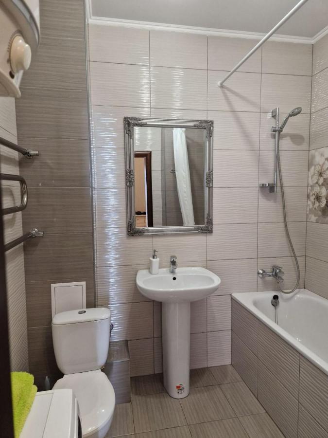 Видовые Апартаменты Kiew Exterior foto